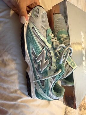 Kith Women's Mint Green & Light Gray Athletic Sneakers